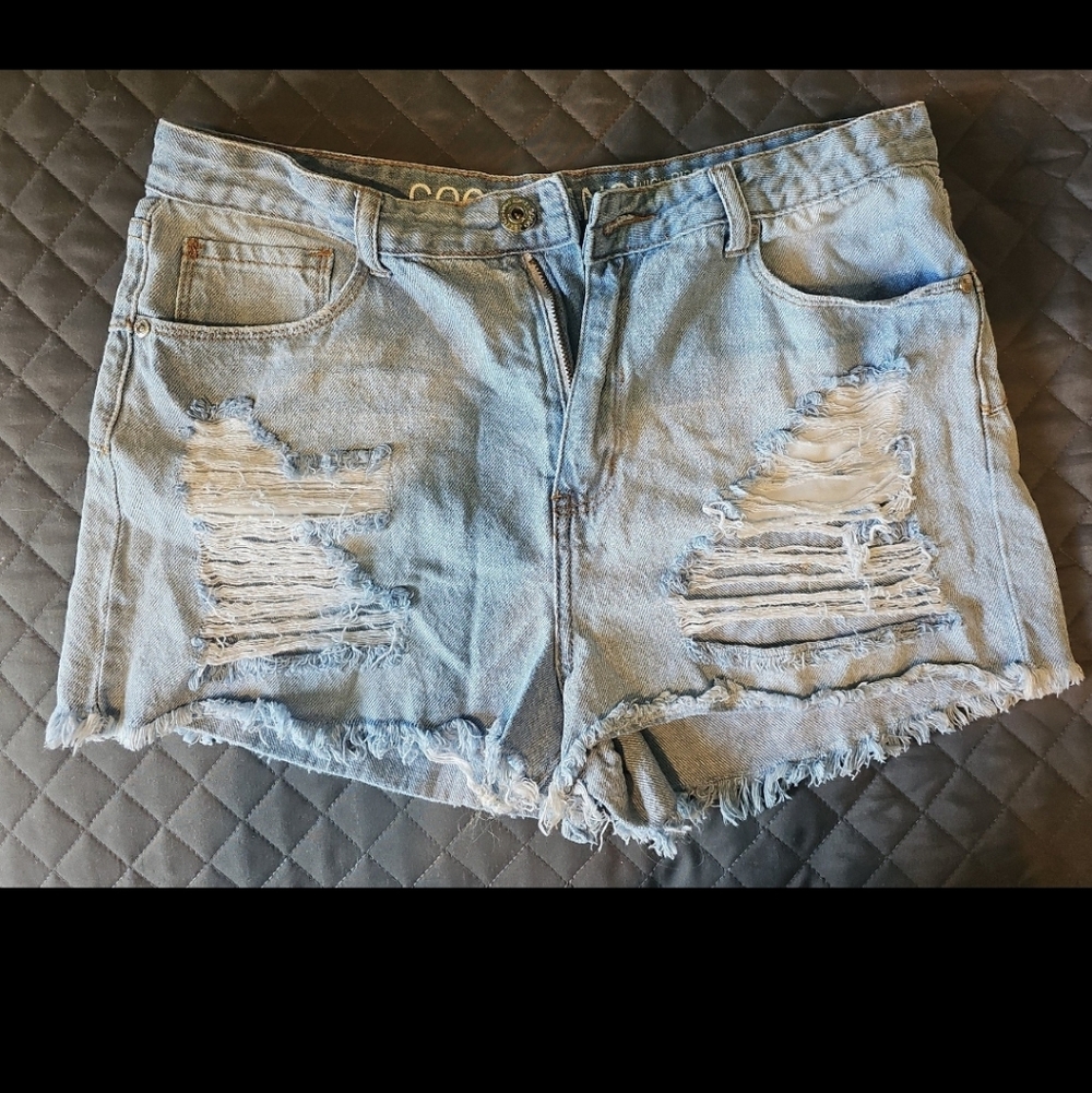 GOGO Jeans distressed denim high rise shorts size 15